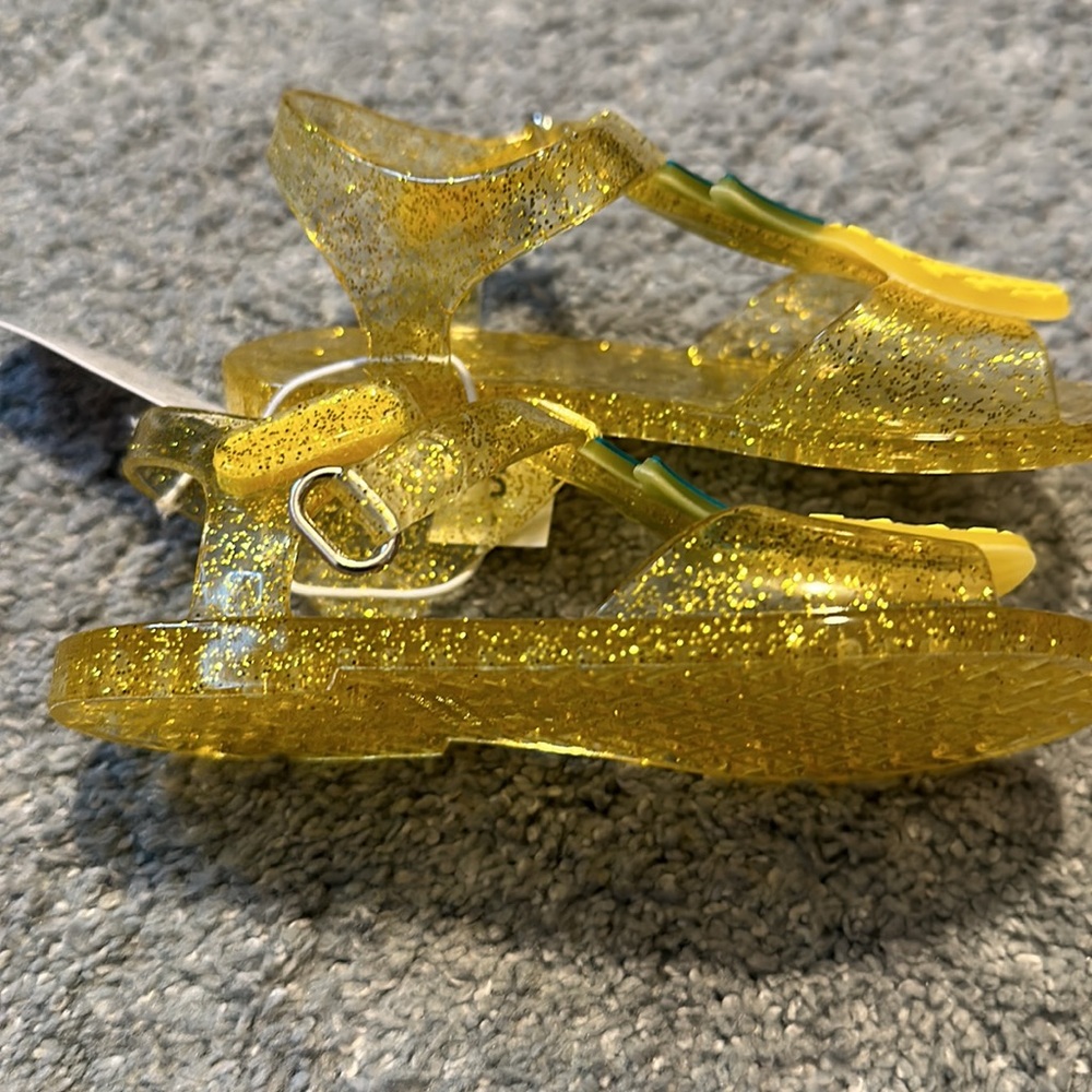 NWT Toddler Girl size 6T Yellow Jelly Sandals - Picture 4 of 7